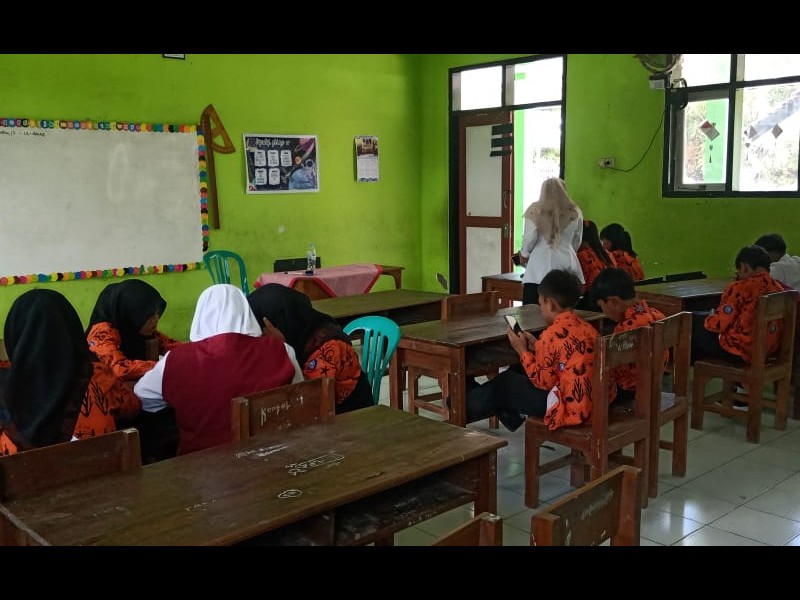 Pengisian Survei Penguatan Karakter Akhir Tahun pada Siswa