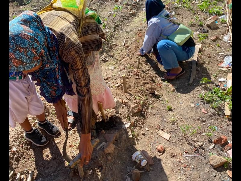 KERJA BAKTI KEBUN LITERASI